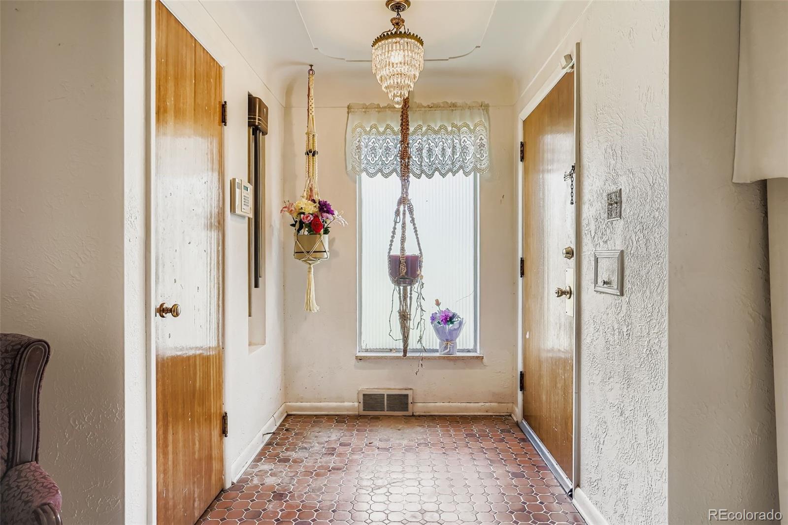 MLS Image #2 for 3045 n monaco parkway,denver, Colorado