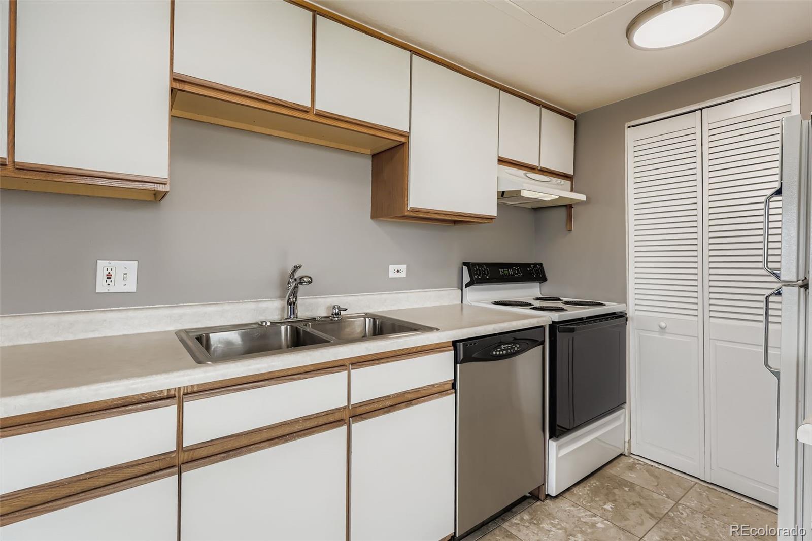 MLS Image #14 for 1888 s jackson street 1002,denver, Colorado
