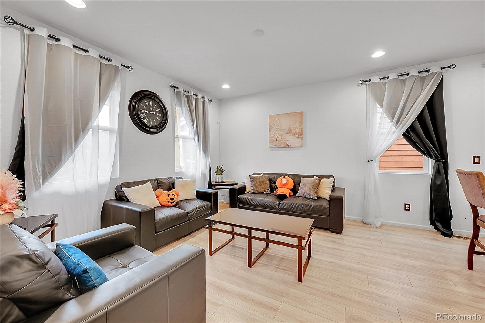 MLS Image #5 for 15842 e warner drive,denver, Colorado
