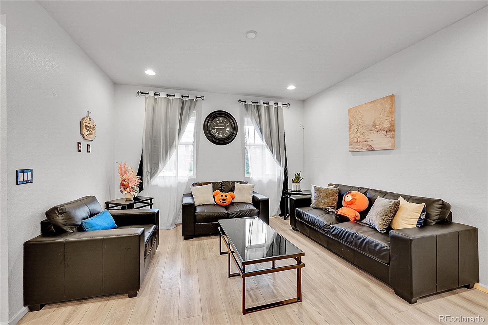 MLS Image #6 for 15842 e warner drive,denver, Colorado