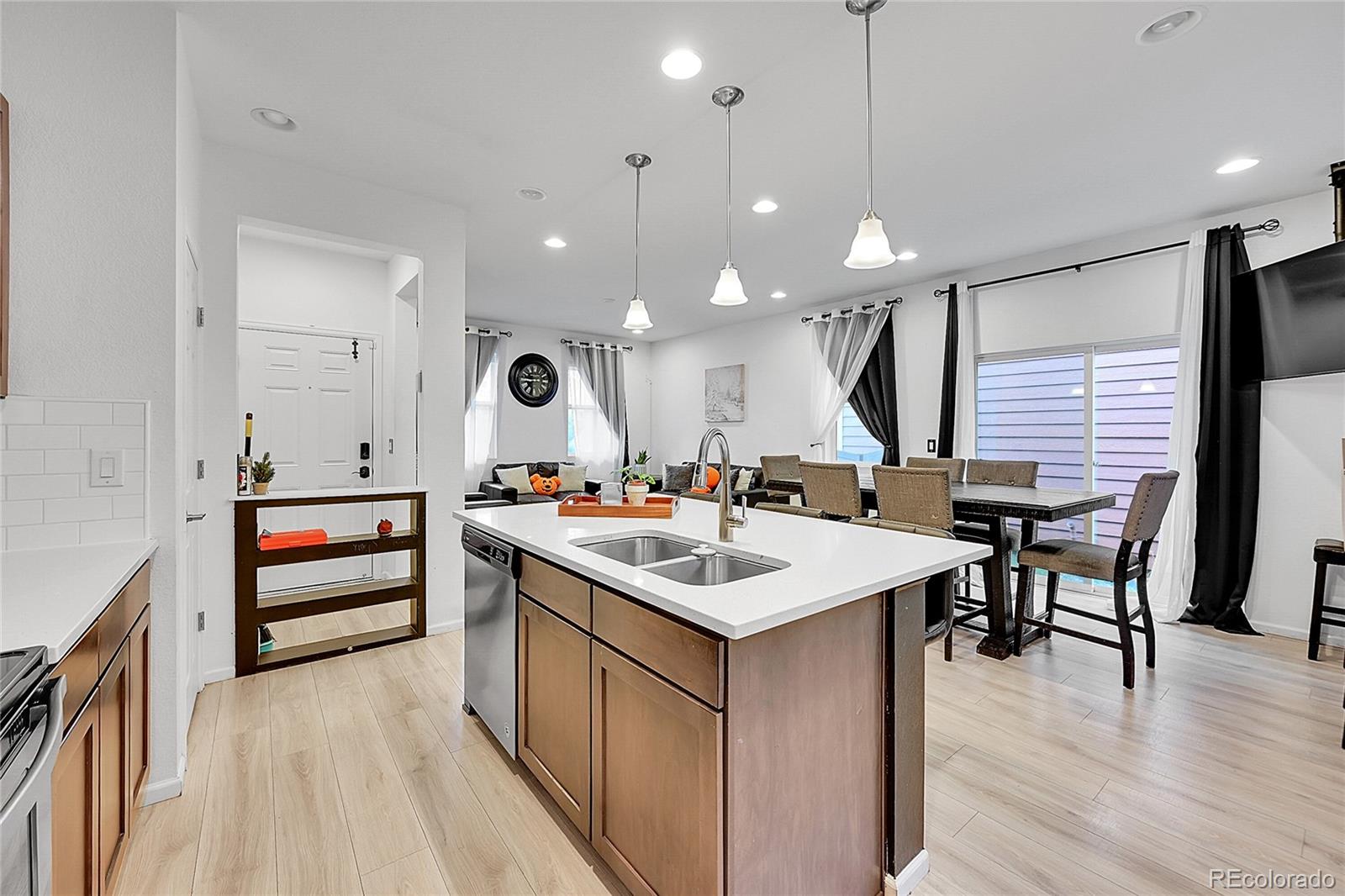 MLS Image #9 for 15842 e warner drive,denver, Colorado