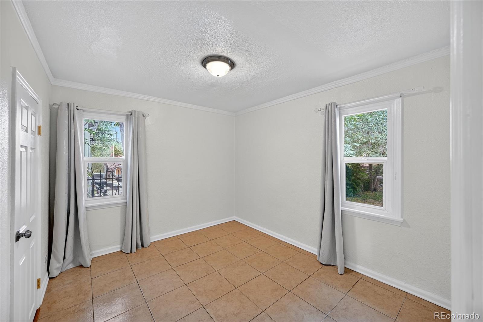 MLS Image #10 for 1124 s perry street,denver, Colorado