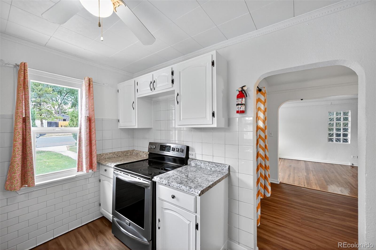 MLS Image #13 for 1124 s perry street,denver, Colorado