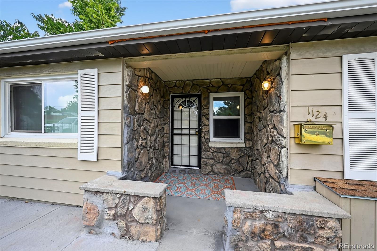 MLS Image #2 for 1124 s perry street,denver, Colorado
