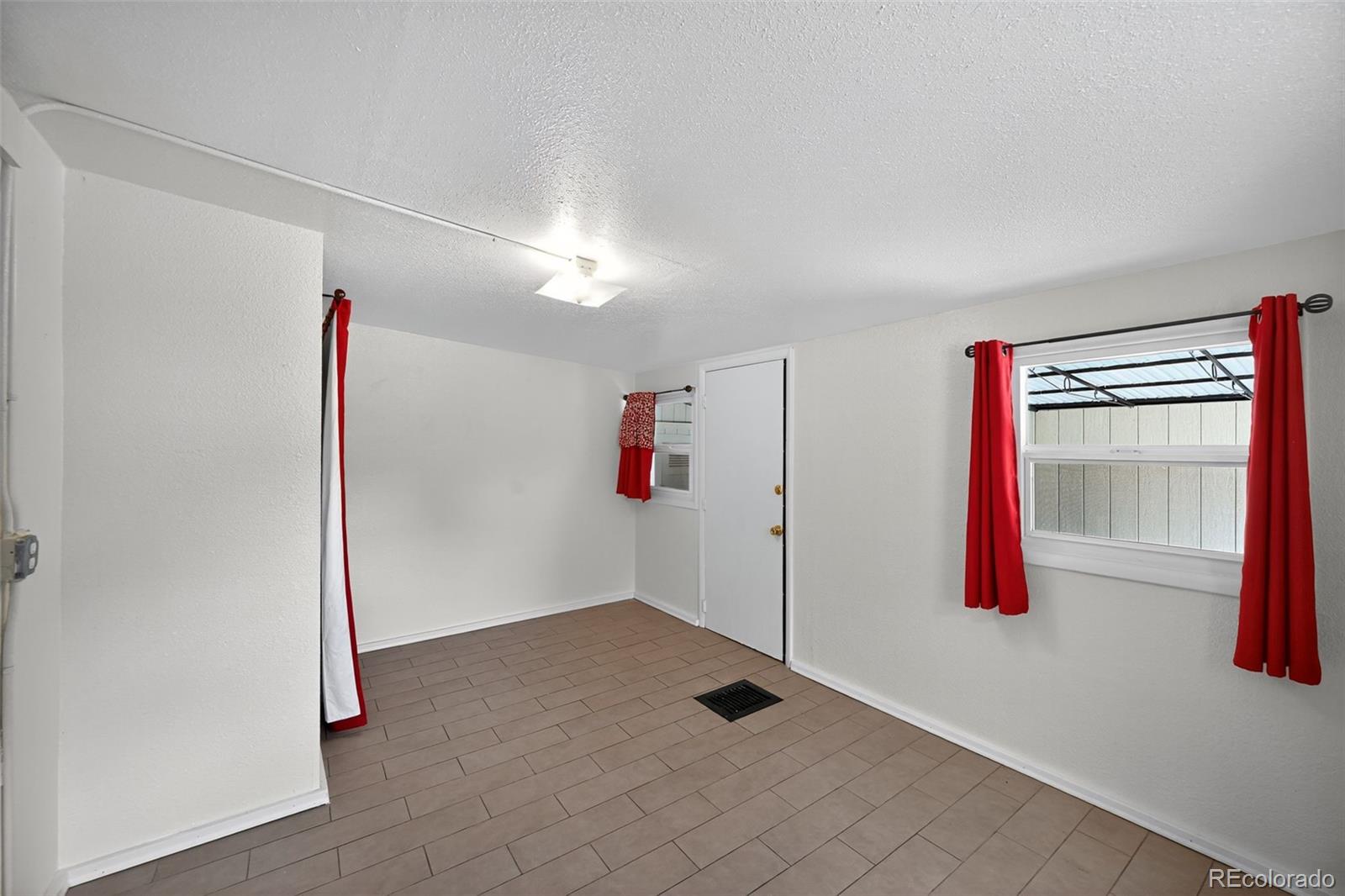 MLS Image #22 for 1124 s perry street,denver, Colorado