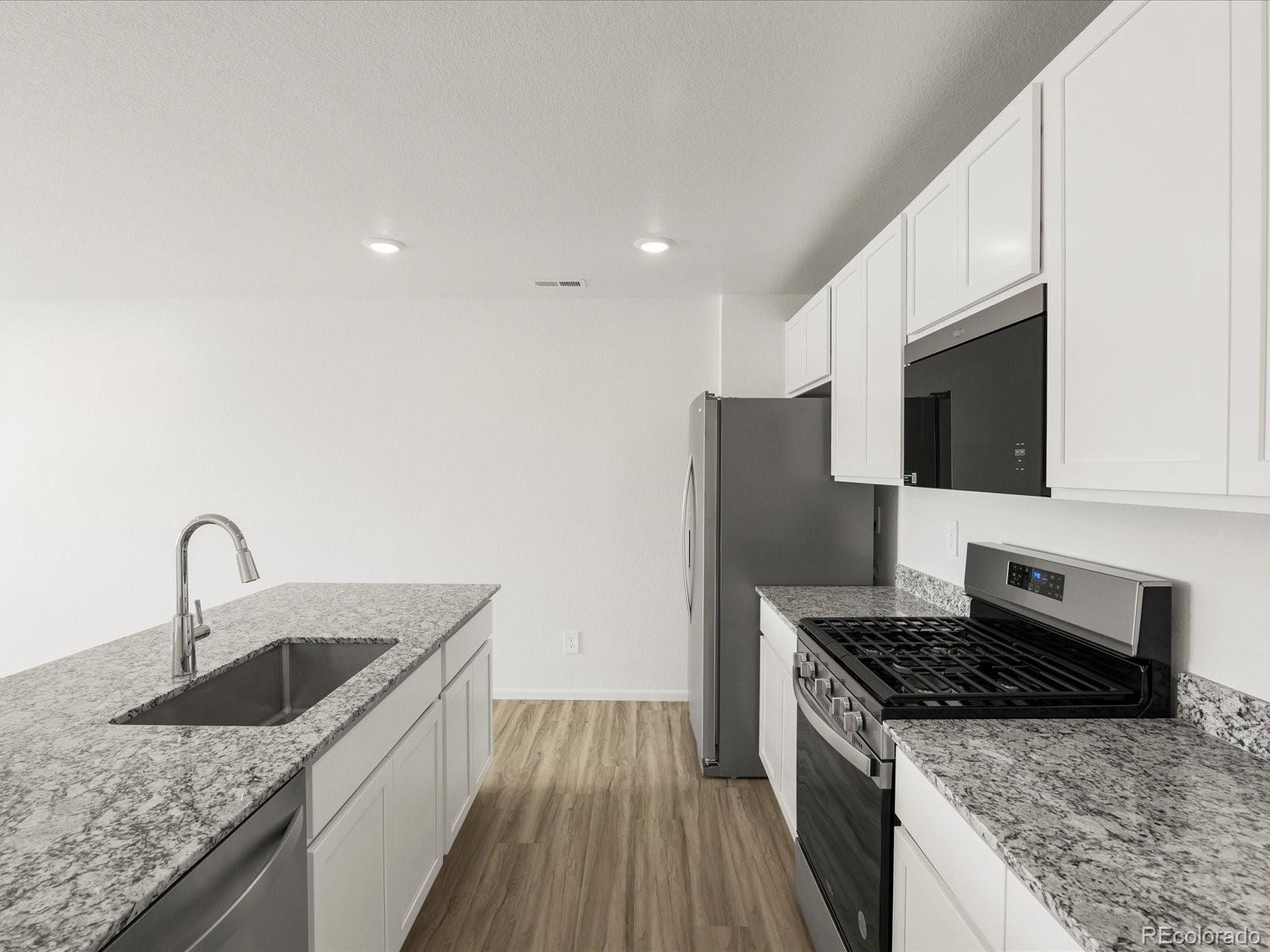 MLS Image #12 for 21077 e 65th avenue,aurora, Colorado