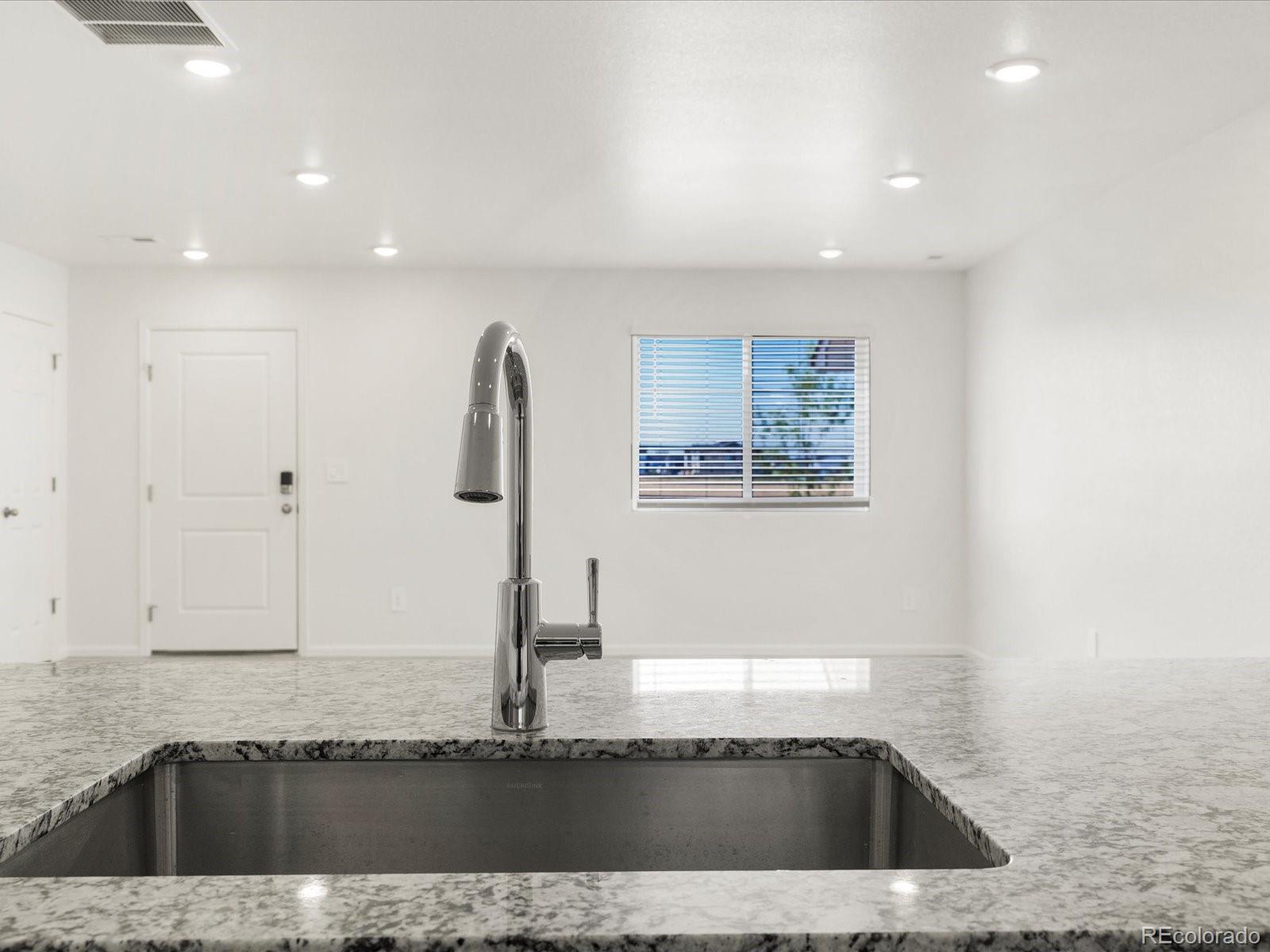 MLS Image #9 for 21077 e 65th avenue,aurora, Colorado