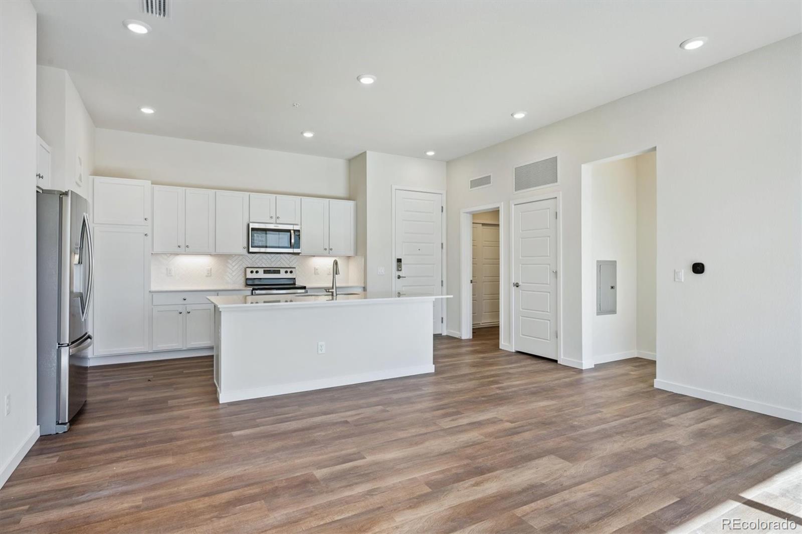 MLS Image #3 for 485  interlocken boulevard 406,broomfield, Colorado