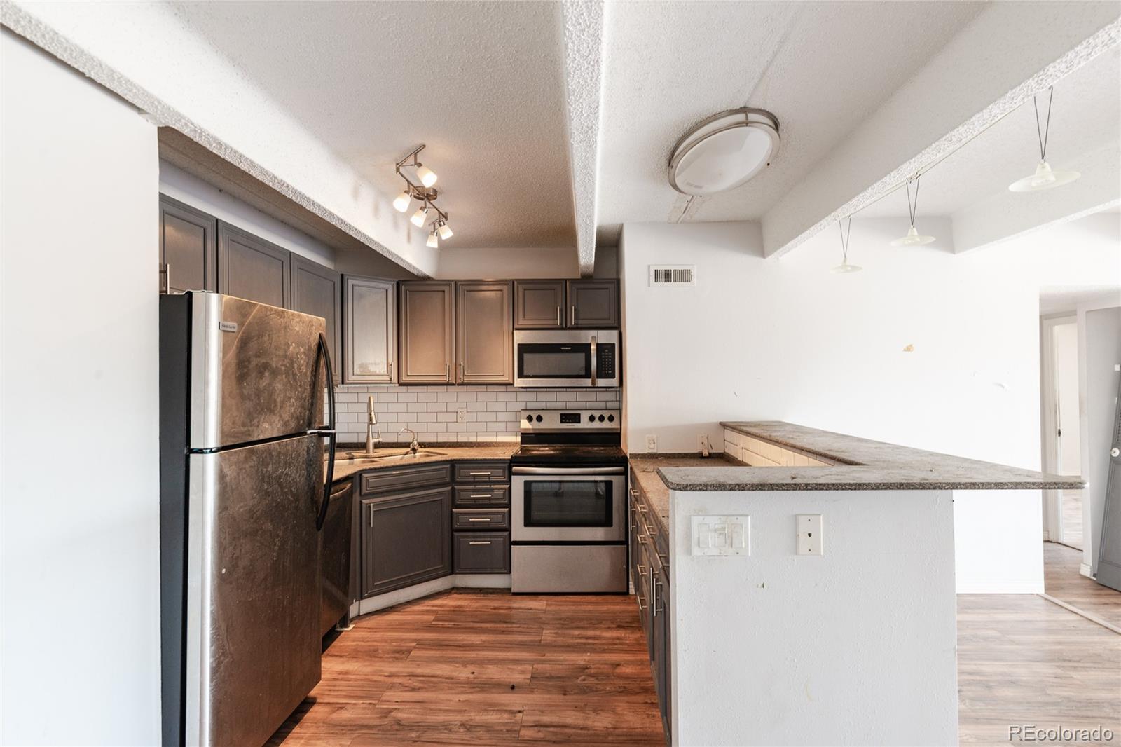 MLS Image #3 for 8060 e girard avenue 520,denver, Colorado