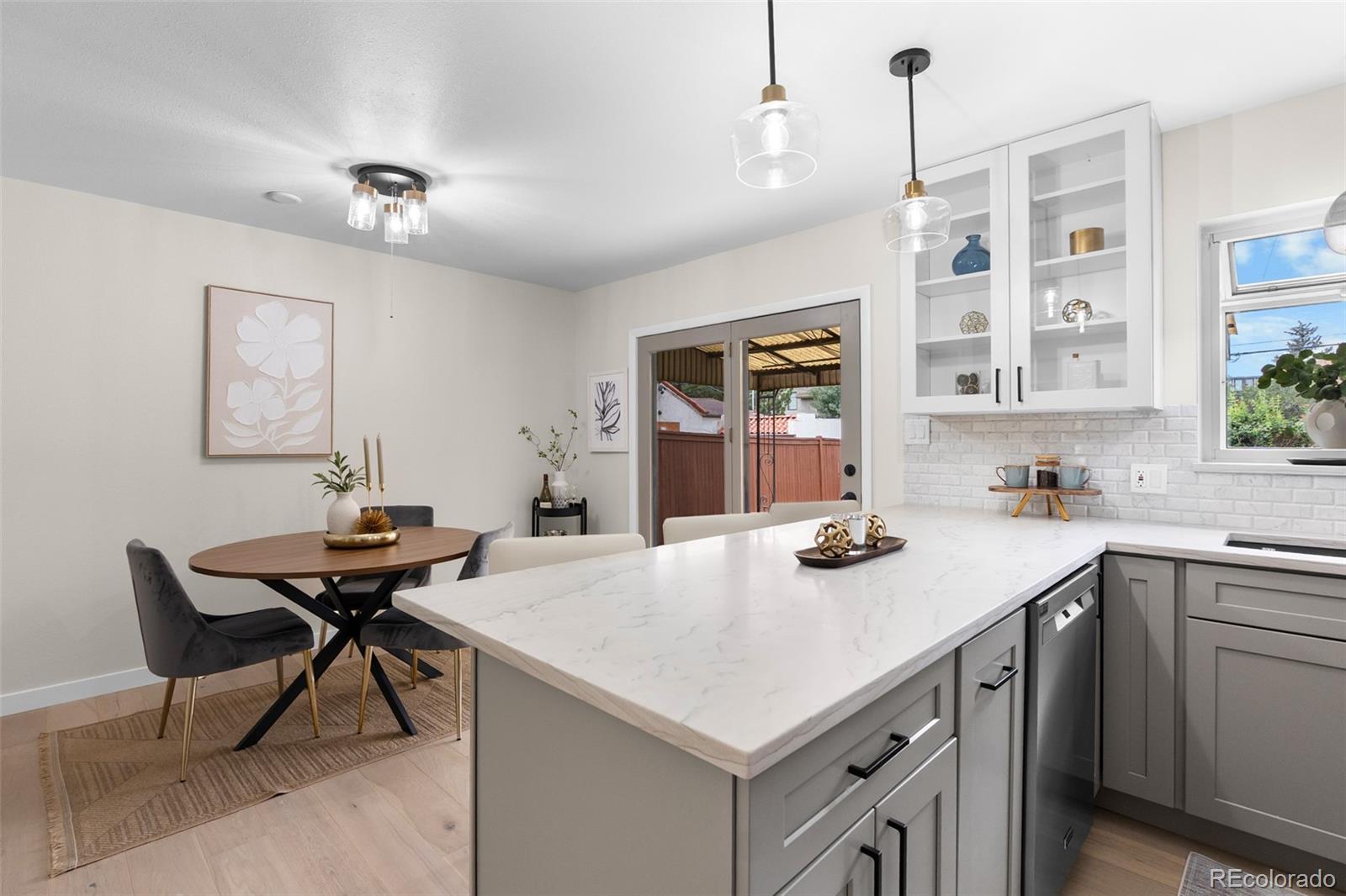 MLS Image #17 for 367 n clarkson street ,denver, Colorado