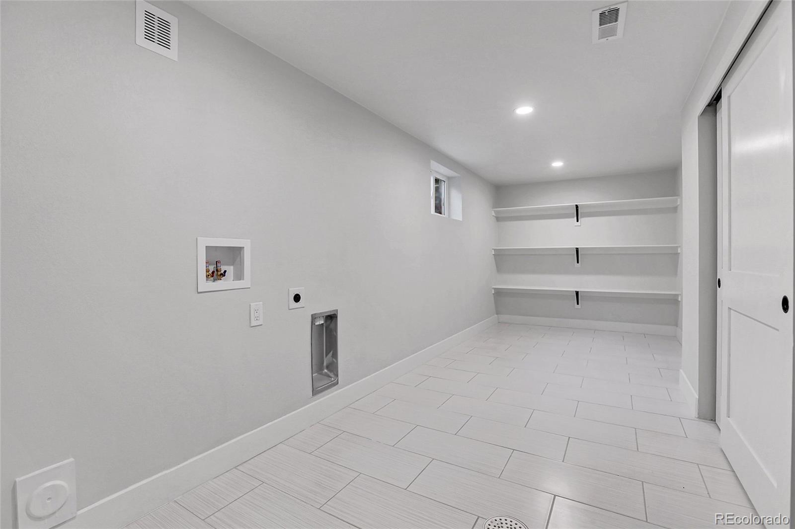 MLS Image #22 for 3309 s galena court,denver, Colorado