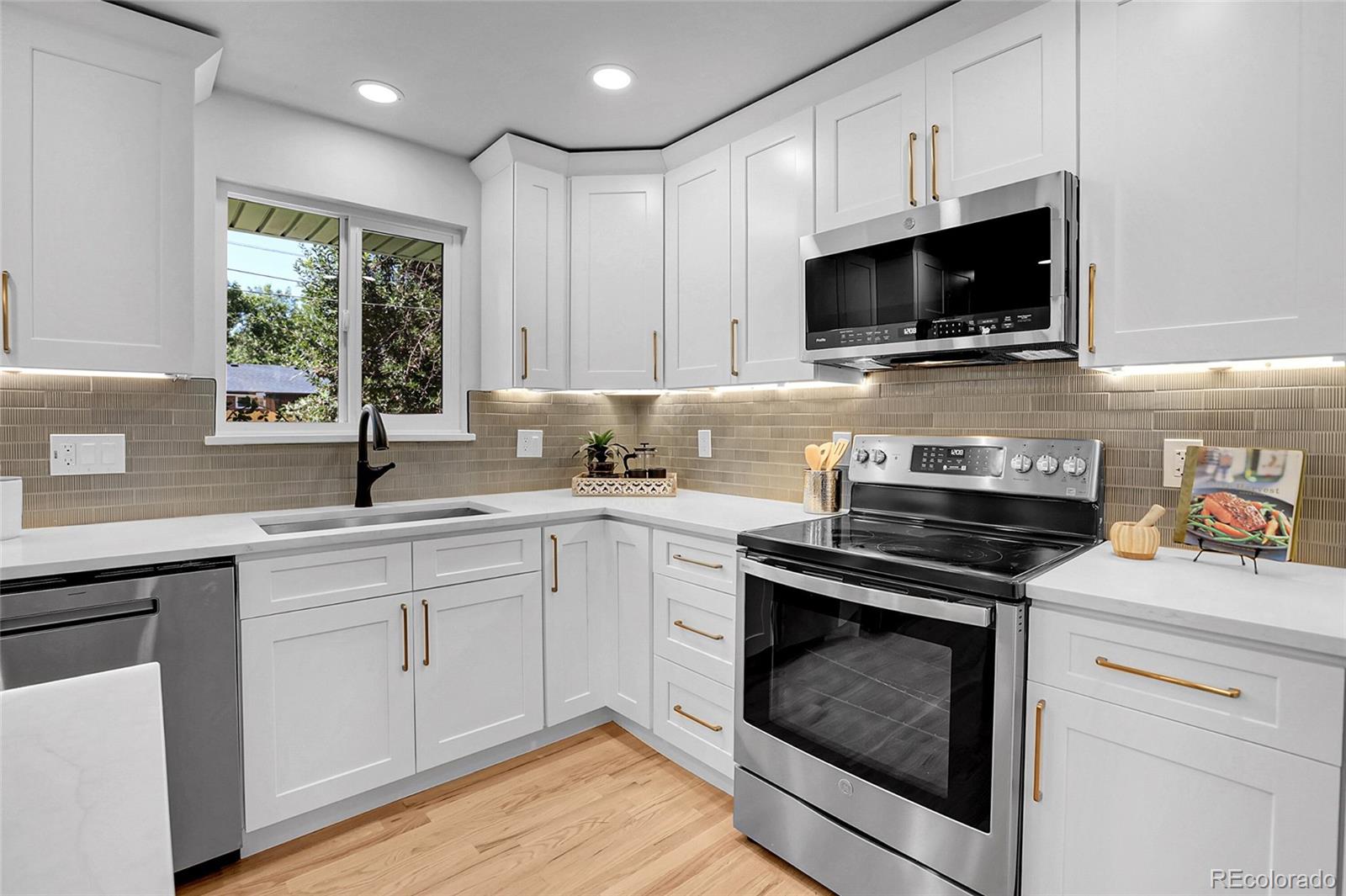 MLS Image #8 for 3309 s galena court,denver, Colorado