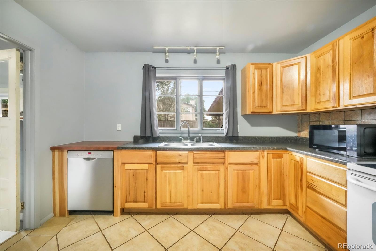 MLS Image #12 for 217  steven drive,colorado springs, Colorado