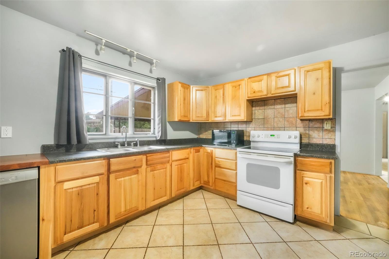 MLS Image #9 for 217  steven drive,colorado springs, Colorado