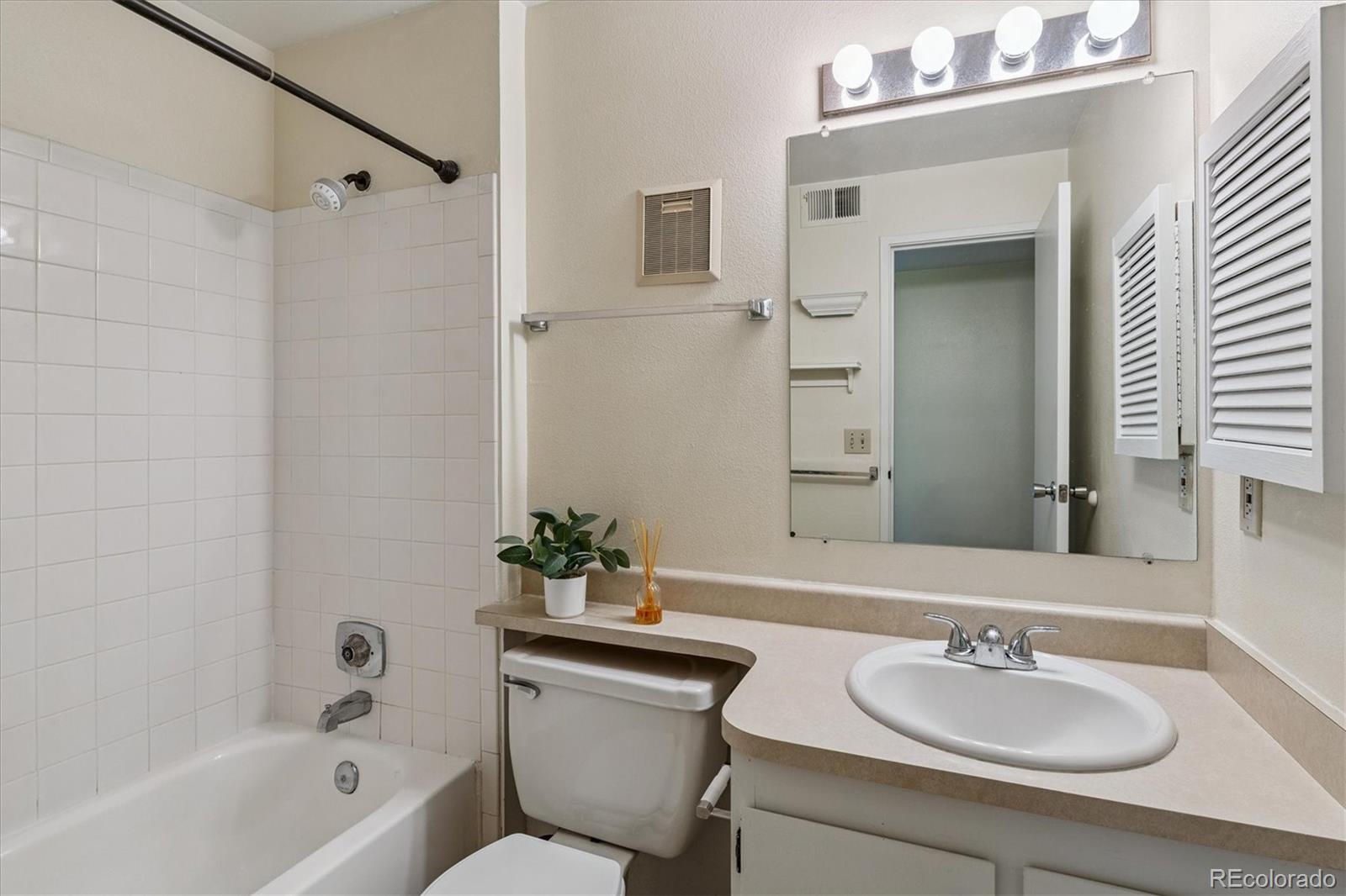 MLS Image #15 for 1790 s pitkin circle,aurora, Colorado