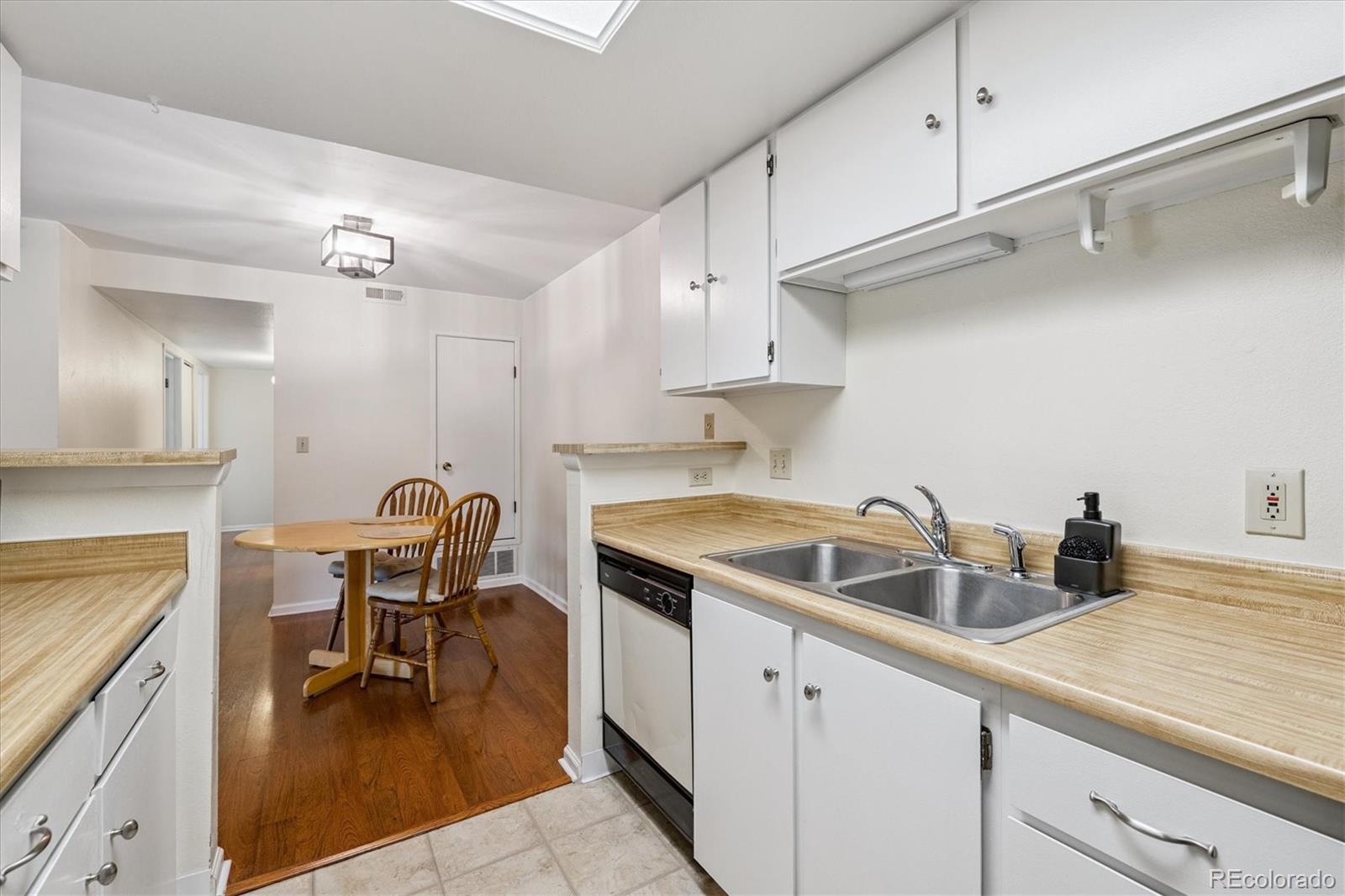 MLS Image #9 for 1790 s pitkin circle,aurora, Colorado