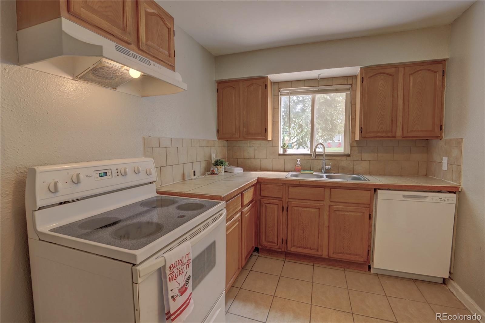 MLS Image #5 for 1741  joliet street,aurora, Colorado