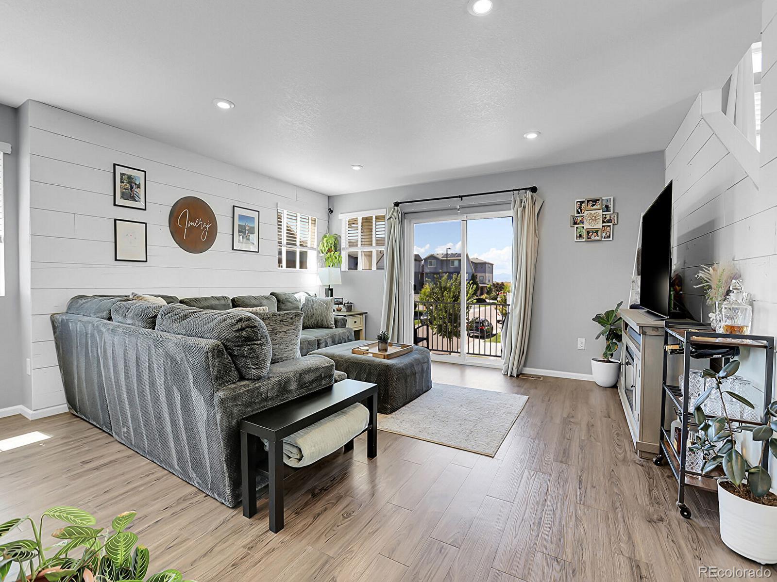 MLS Image #15 for 17869 e 54th avenue,denver, Colorado