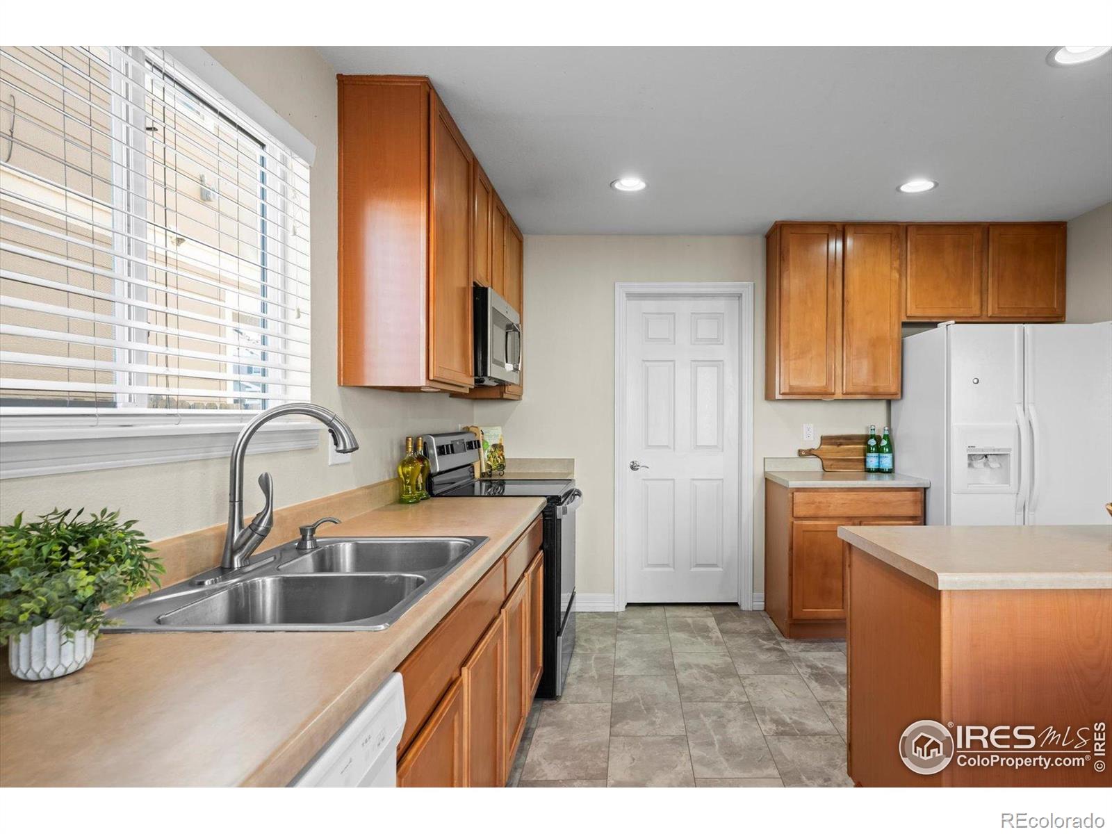 MLS Image #10 for 10691  durango place,longmont, Colorado