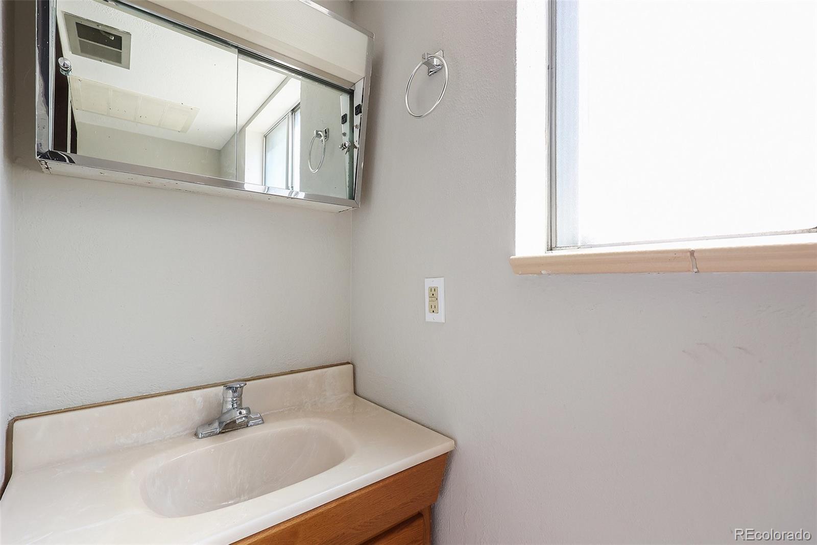 MLS Image #5 for 11742 e jewell place,aurora, Colorado