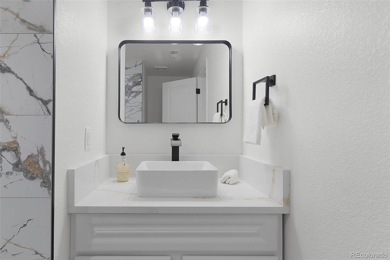 MLS Image #14 for 637  knox court,denver, Colorado