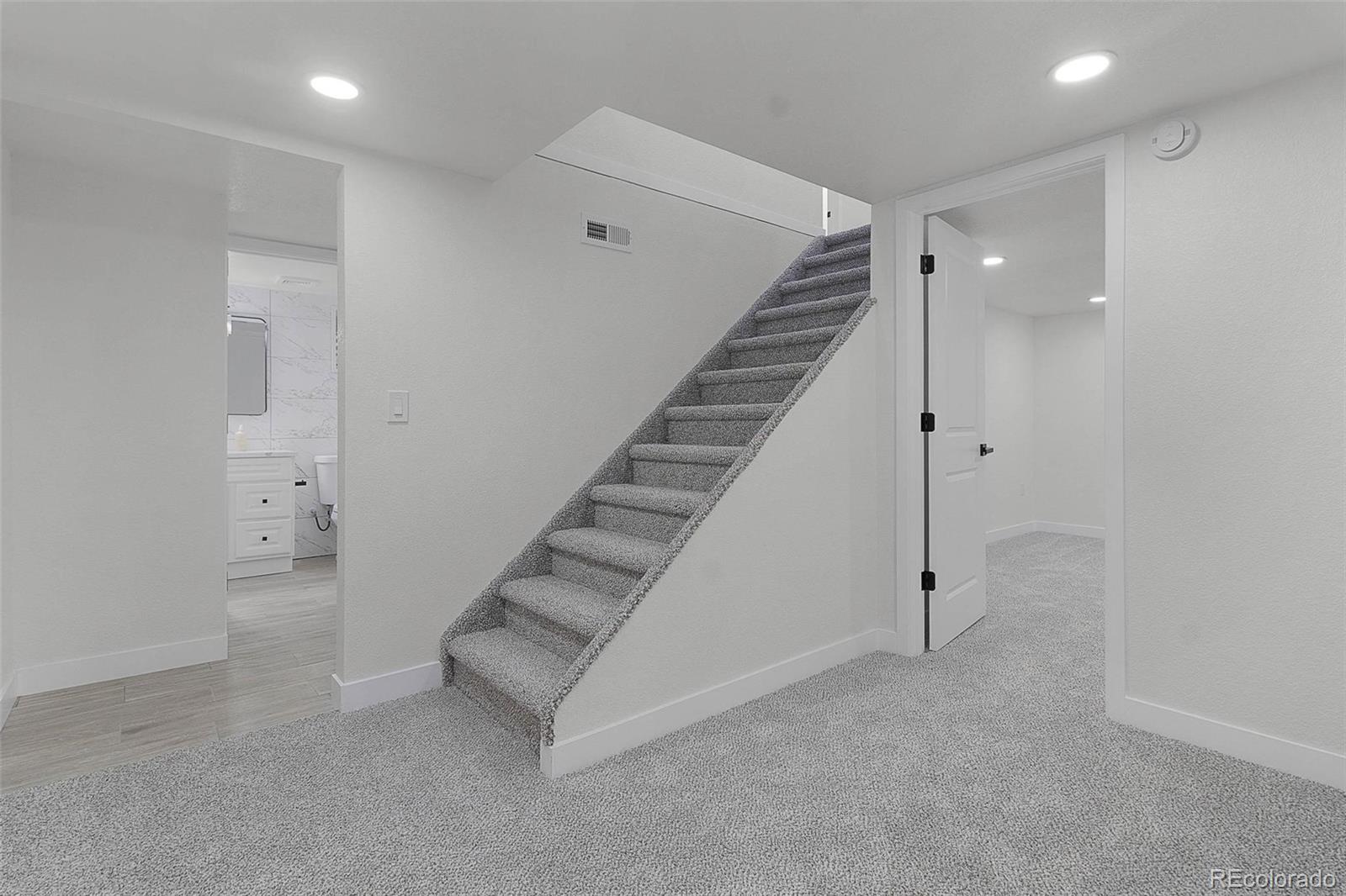 MLS Image #19 for 637  knox court,denver, Colorado