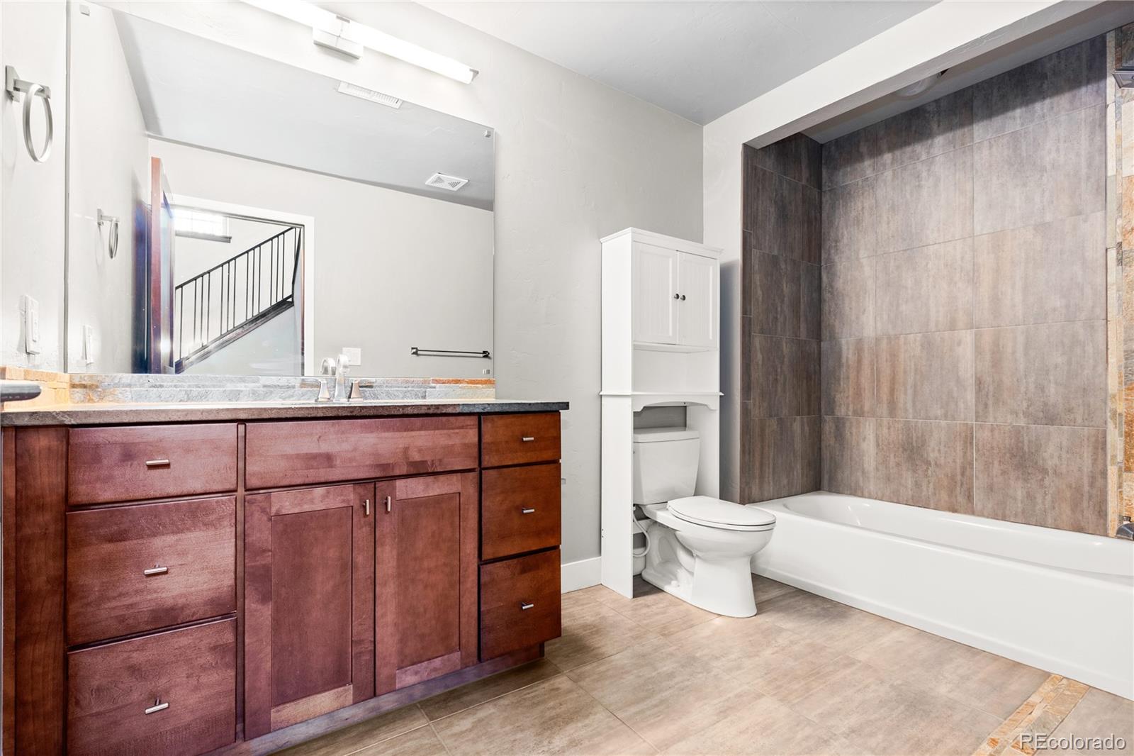 MLS Image #37 for 1992 s grant street,denver, Colorado