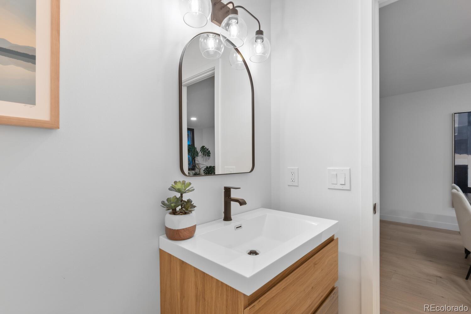 MLS Image #23 for 960 n pennsylvania street 16,denver, Colorado