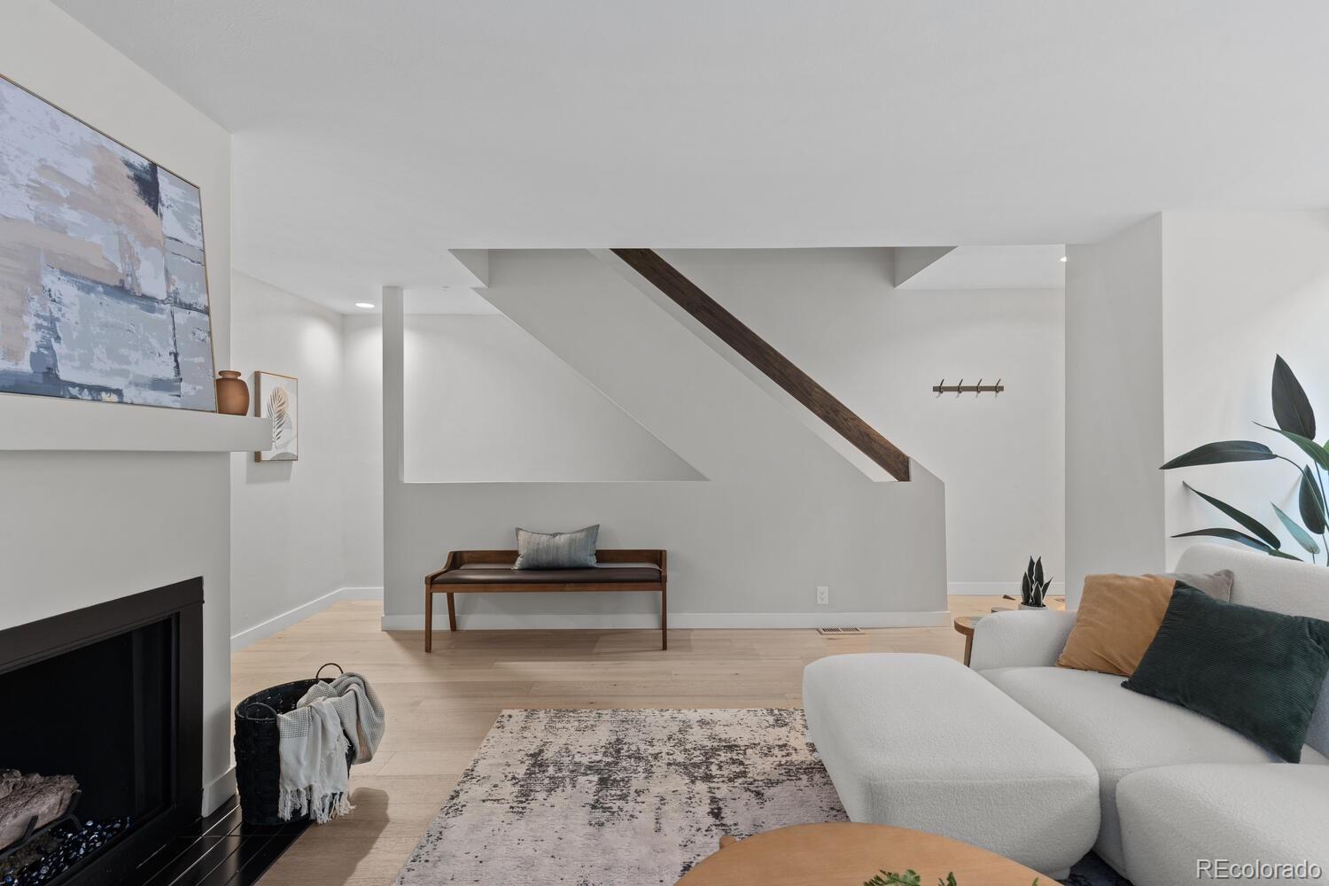 MLS Image #8 for 960 n pennsylvania street 16,denver, Colorado