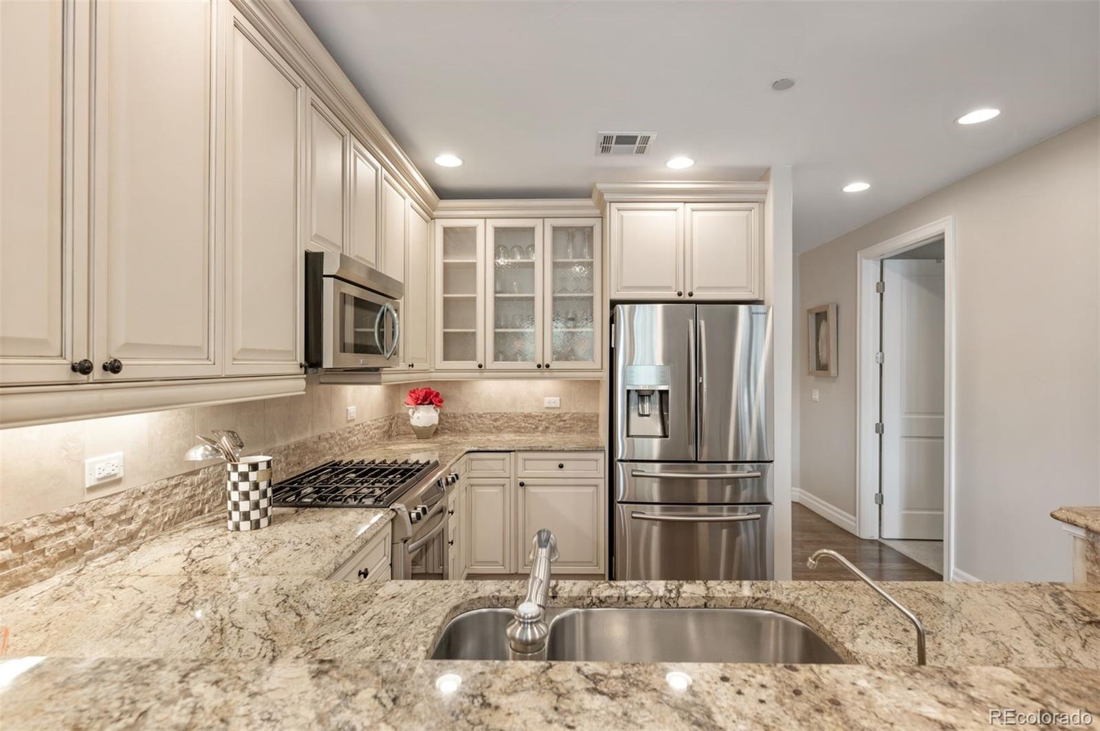 MLS Image #1 for 150 s madison street 109,denver, Colorado