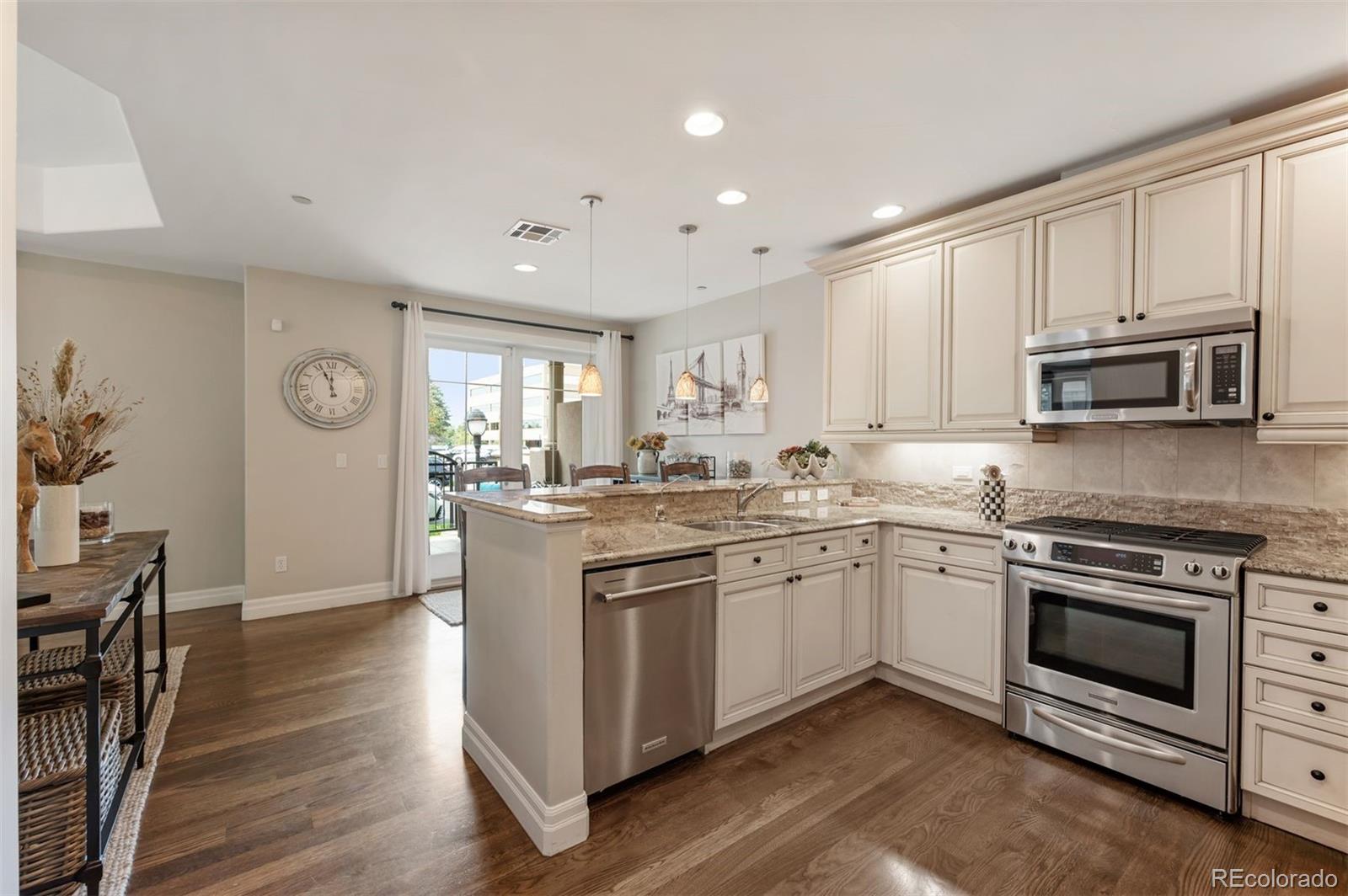 MLS Image #13 for 150 s madison street 109,denver, Colorado