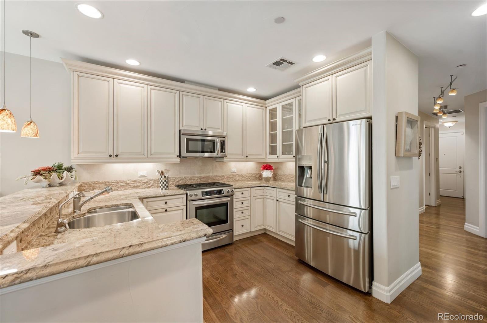 MLS Image #15 for 150 s madison street 109,denver, Colorado