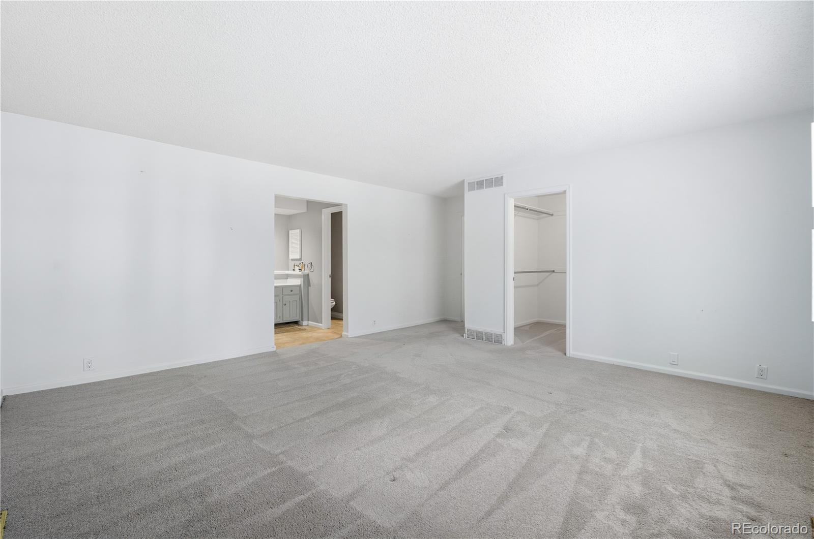 MLS Image #18 for 4675 s yosemite street,denver, Colorado