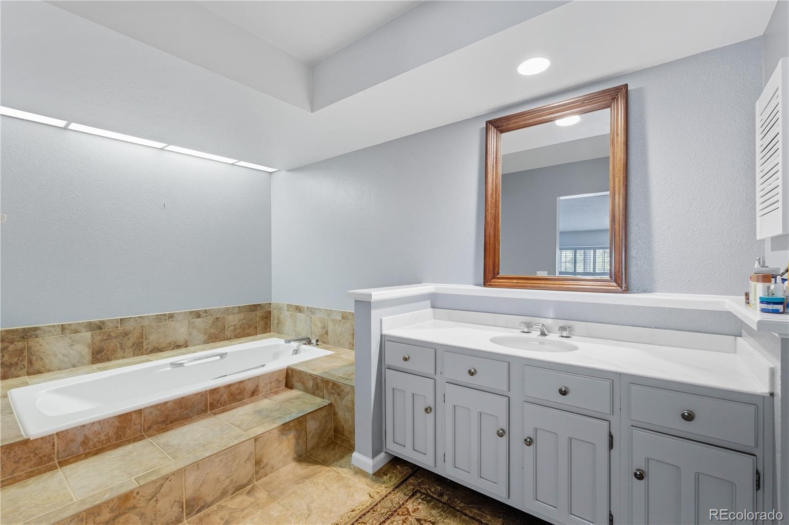 MLS Image #21 for 4675 s yosemite street,denver, Colorado