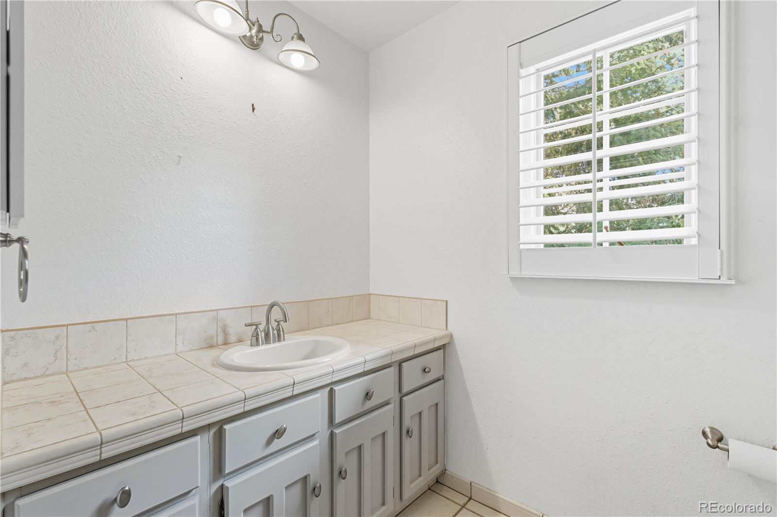 MLS Image #25 for 4675 s yosemite street,denver, Colorado
