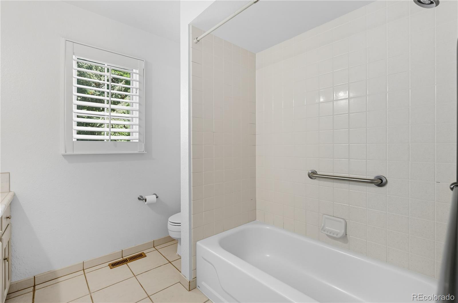 MLS Image #26 for 4675 s yosemite street,denver, Colorado