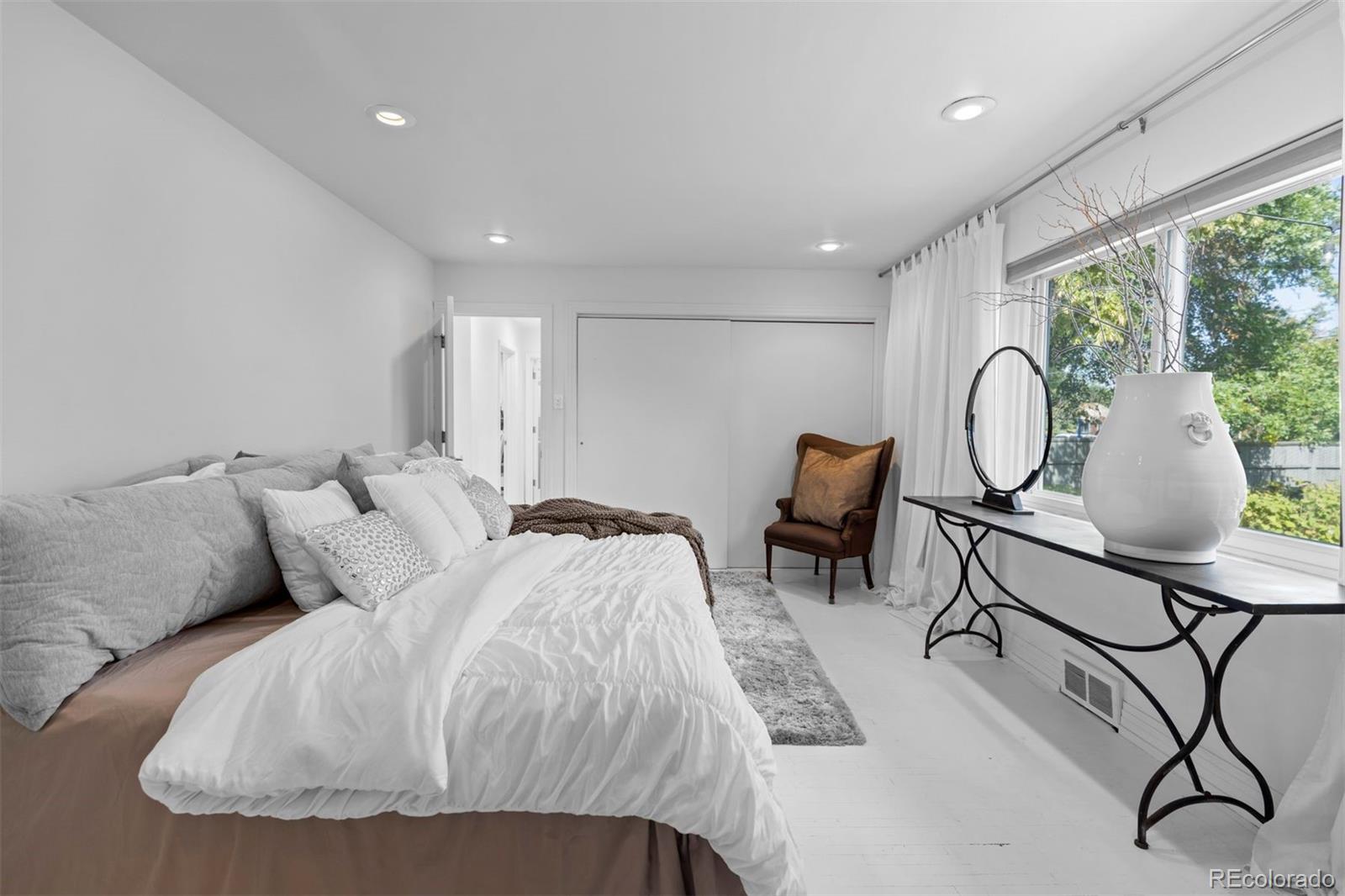 MLS Image #14 for 2510 n monaco st pkwy,denver, Colorado