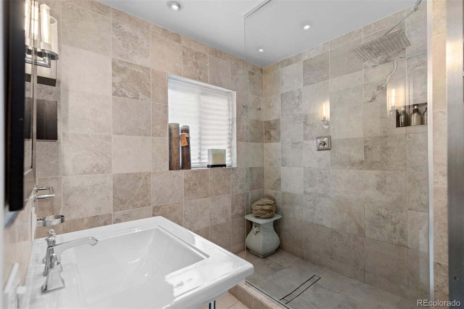 MLS Image #16 for 2510 n monaco st pkwy,denver, Colorado