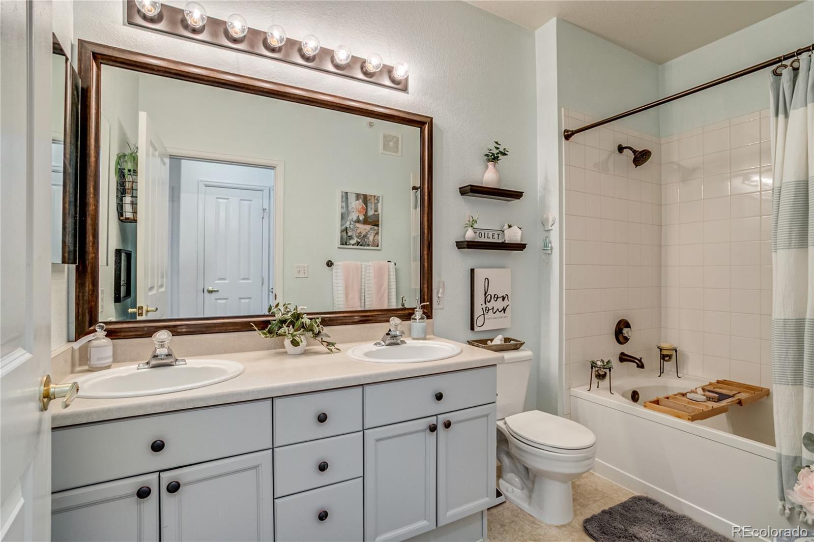 MLS Image #18 for 8309 s independence circle,littleton, Colorado