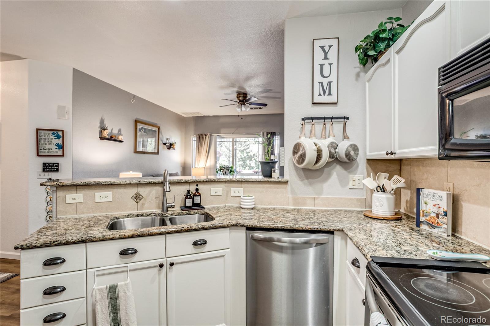 MLS Image #4 for 8309 s independence circle,littleton, Colorado