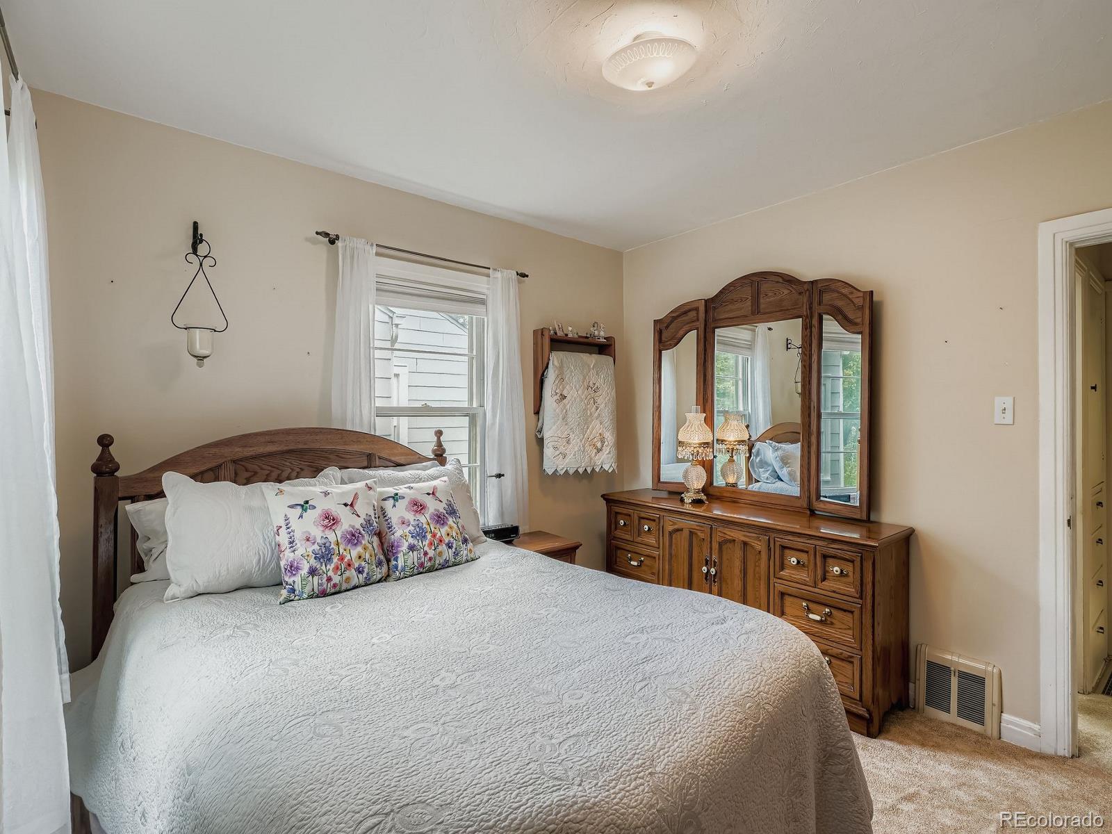 MLS Image #26 for 2574 s gilpin street,denver, Colorado