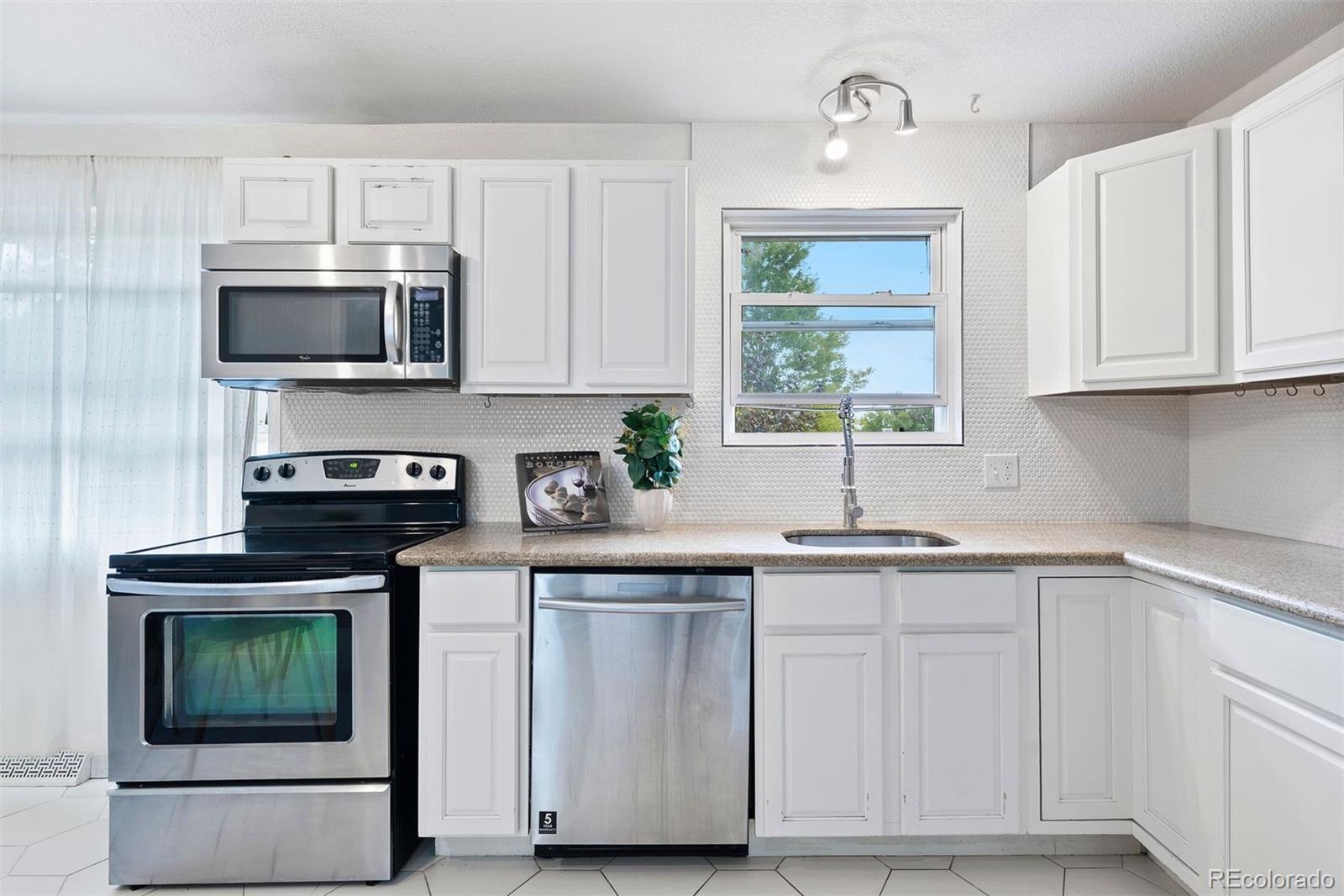 MLS Image #4 for 7958  harlan street,arvada, Colorado