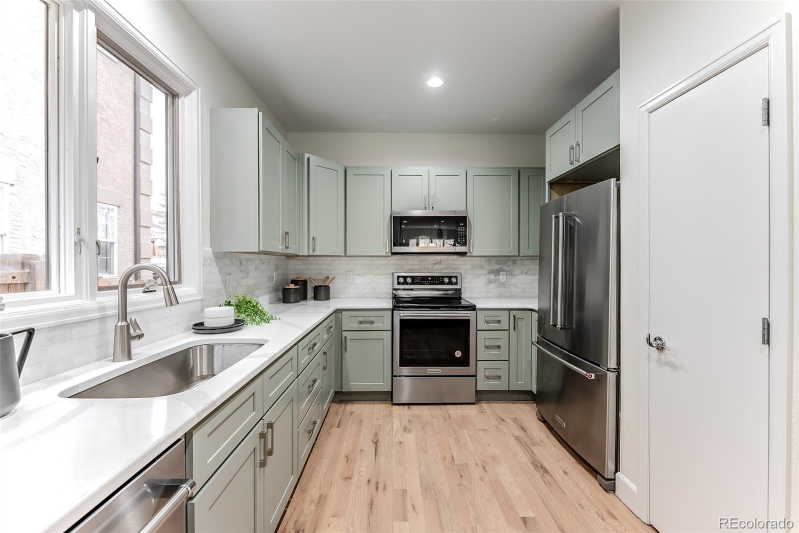 MLS Image #6 for 4624 w moncrieff place ,denver, Colorado