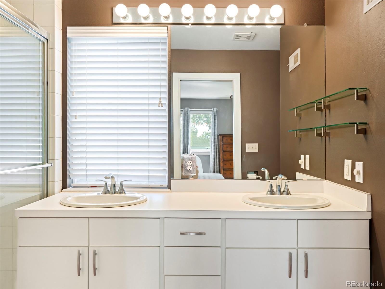 MLS Image #21 for 790 n clarkson street 204,denver, Colorado