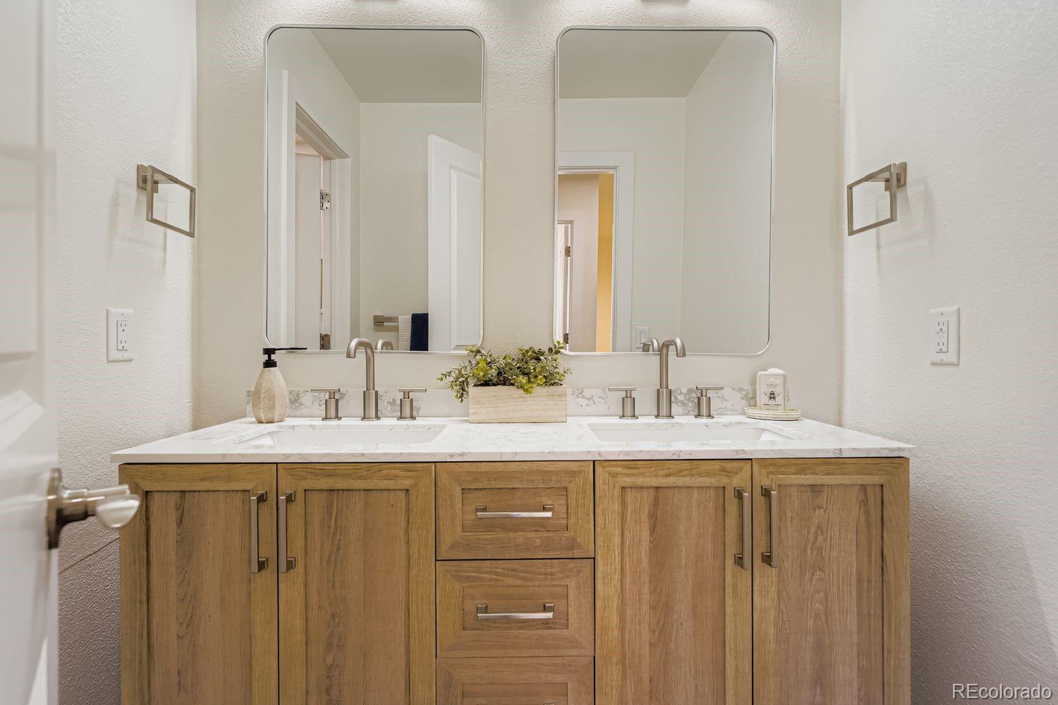 MLS Image #19 for 5041 w portland drive,littleton, Colorado
