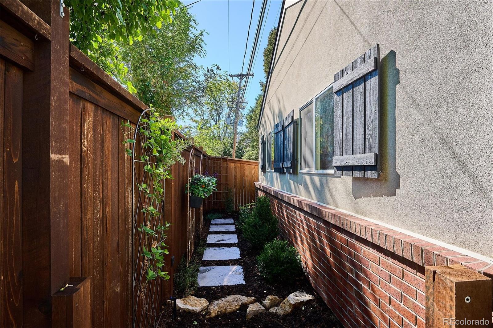 MLS Image #41 for 1544  leyden street,denver, Colorado