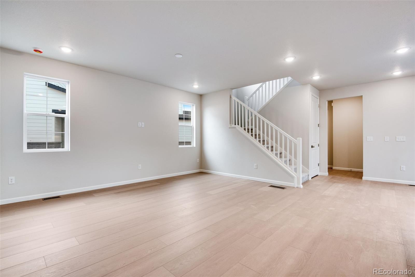 MLS Image #12 for 20573 e 57th avenue,aurora, Colorado