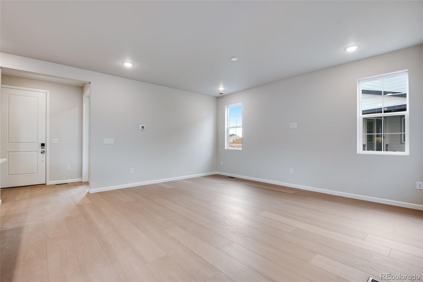 MLS Image #13 for 20573 e 57th avenue,aurora, Colorado