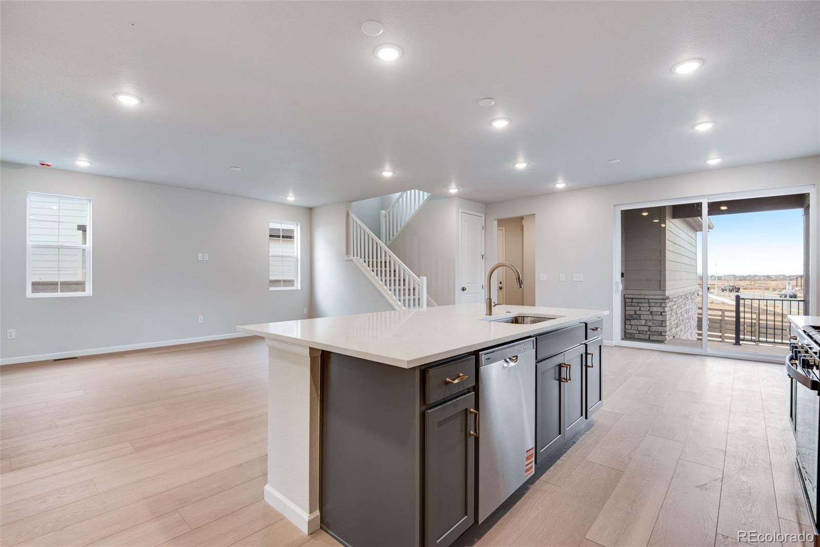 MLS Image #21 for 20573 e 57th avenue,aurora, Colorado