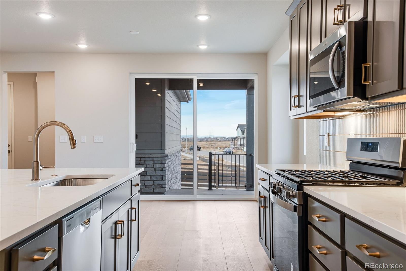MLS Image #22 for 20573 e 57th avenue,aurora, Colorado